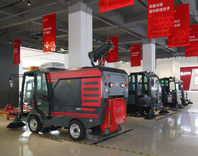 揚子S10電動掃地車助力蒙牛圣牧高科，打造綠色高效清潔新標桿
